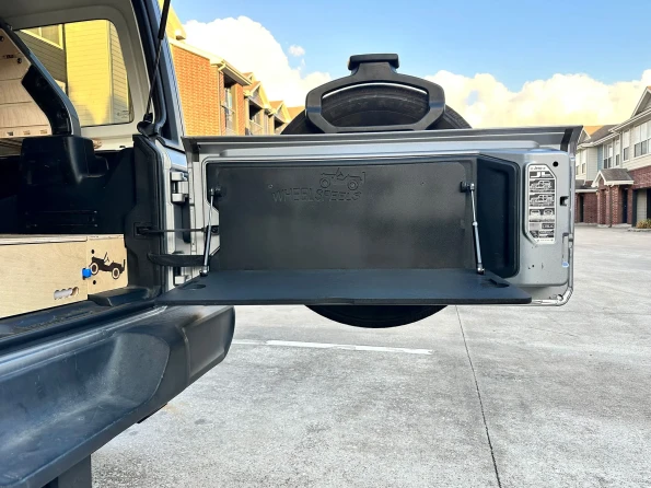 9_tailgate_table_for_jeep_wrangler_jl_2018