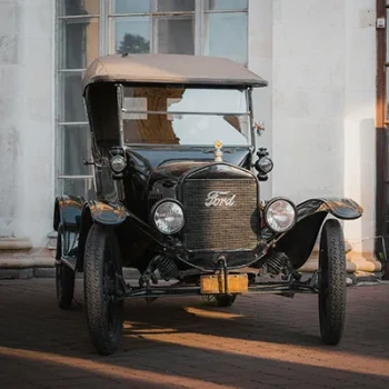 How Early 20th-Century Motorwomen Changed the World