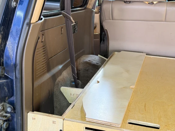 Side compartment land cruiser