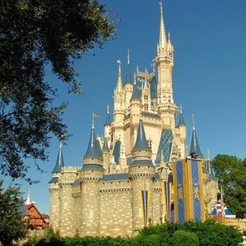 A Day in the World of Disney: The Magic of Orlando