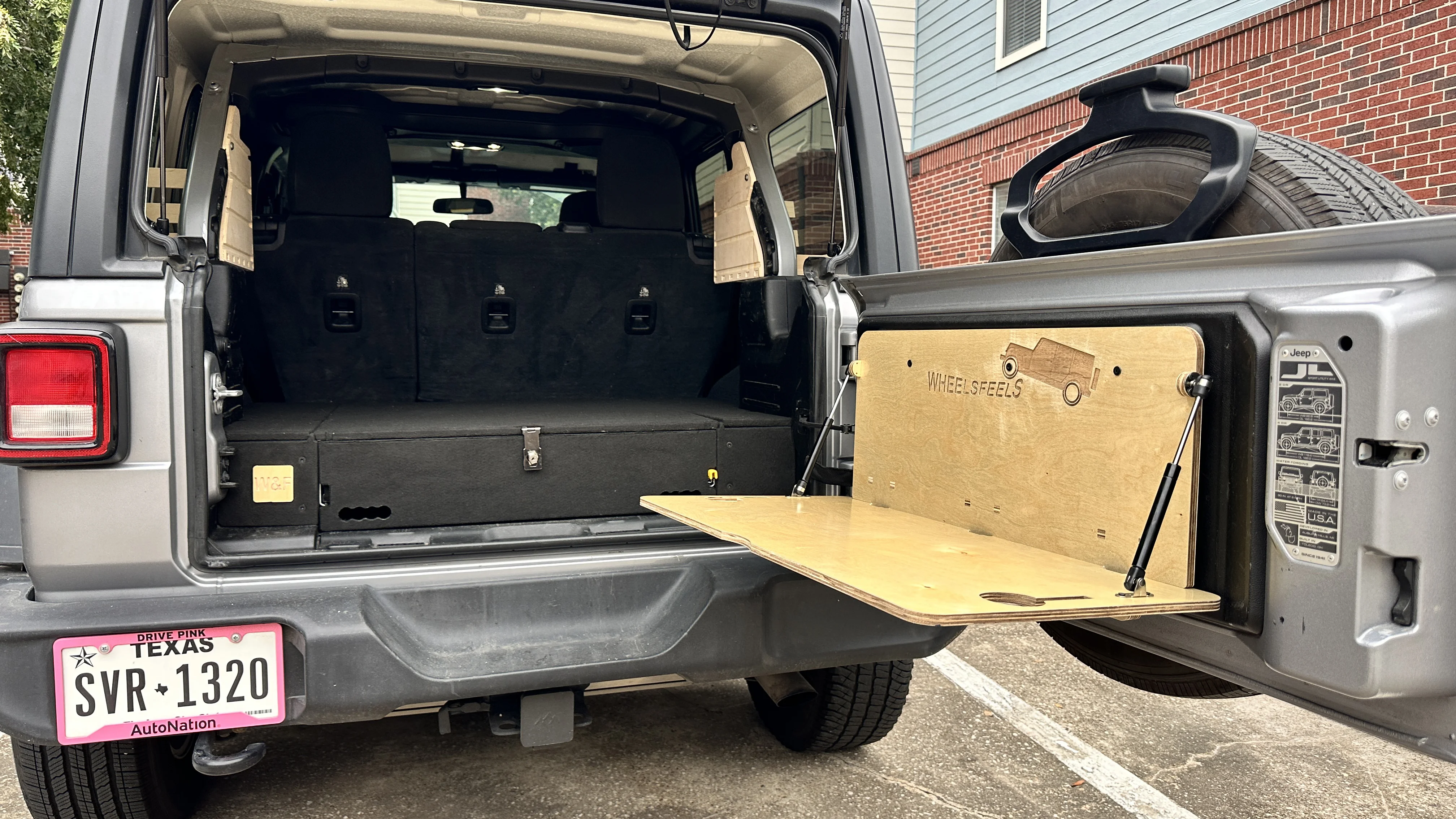 Tailgate table for jeep wrangler present