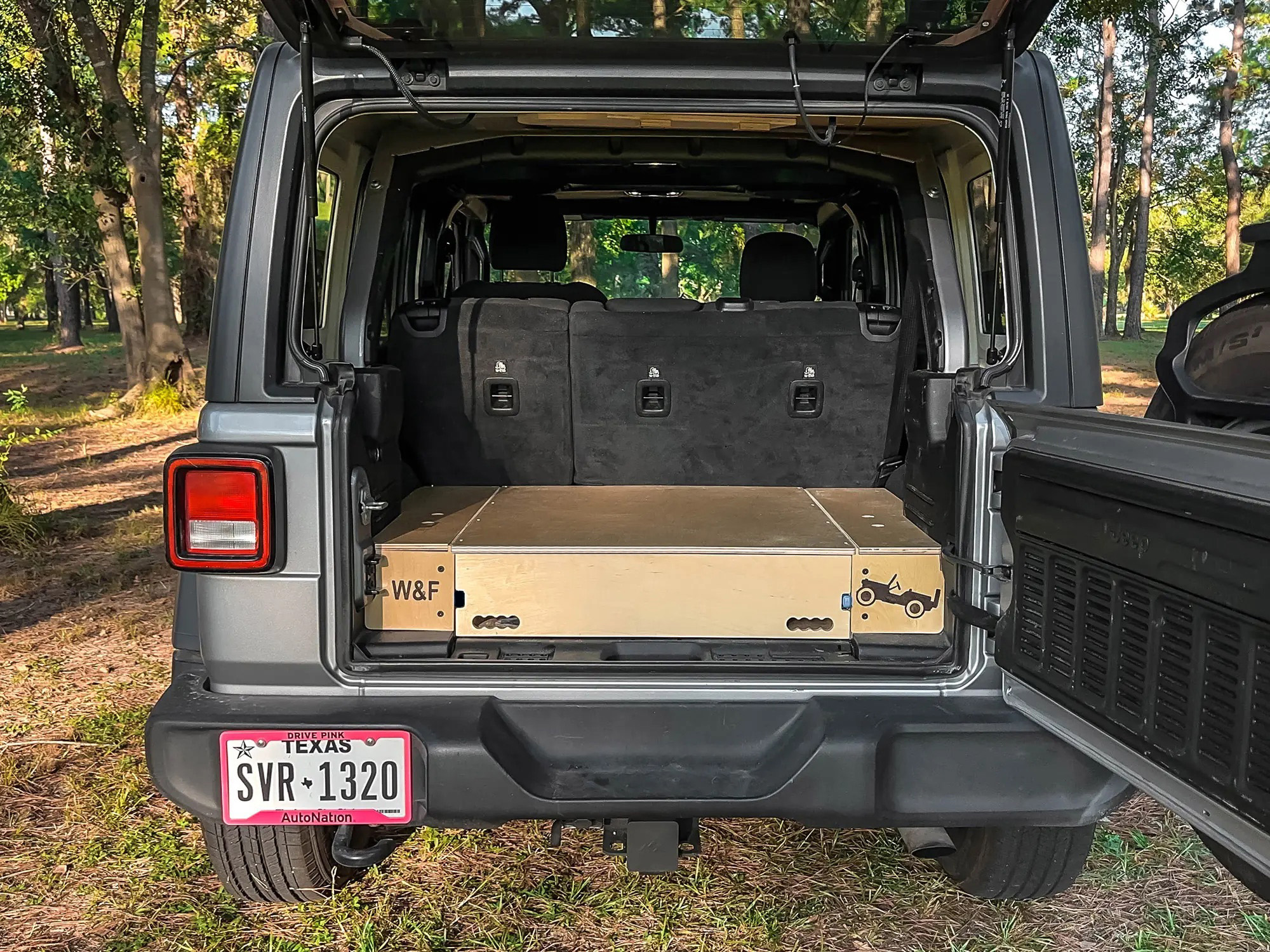 Cargo box jeep wrangler jlu.jpg